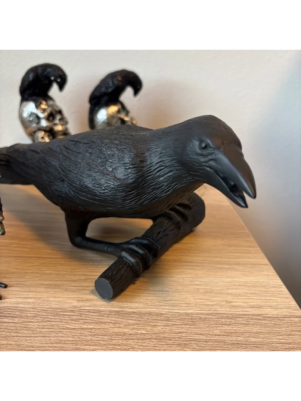 Halloween Raven & Skull Decor Lot – 7 Pieces Gothic Crows, Skulls, Spooky Decor